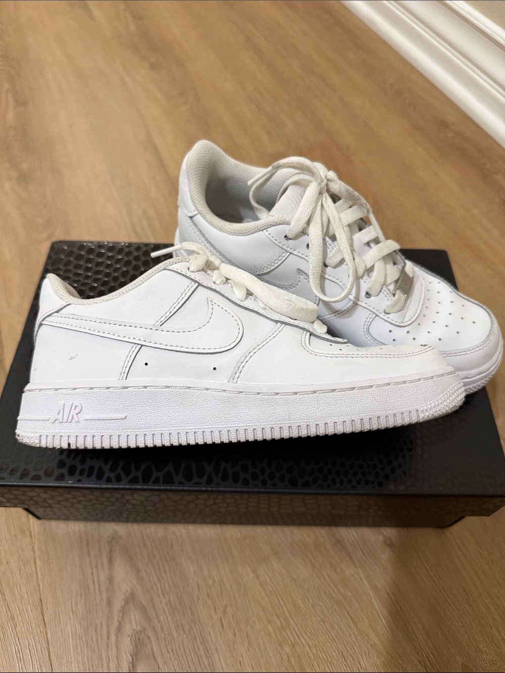 Nike - Picture 3 of 4